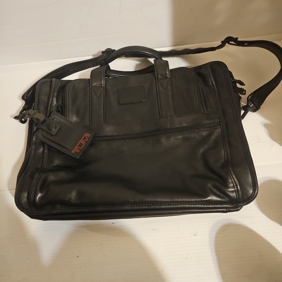 TUMI Alpha Black Leather Laptop Business Commuter Bag 9601D3 - Picture 4 of 14